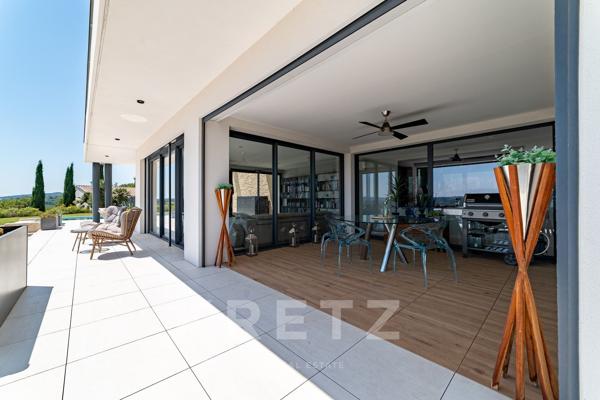 Spectaculaire villa contemporaine avec vue panoramique