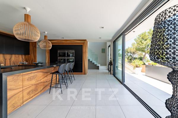 Spectaculaire villa contemporaine avec vue panoramique