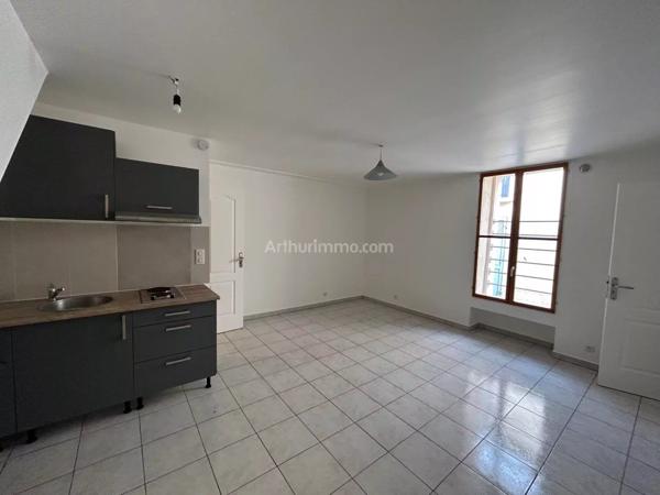 Location                                                      Studio
                        
                     1 pièces                      22 m2                     à Martigues