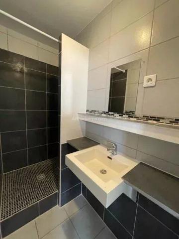Location                                                      Studio
                        
                     1 pièces                      22 m2                     à Martigues
