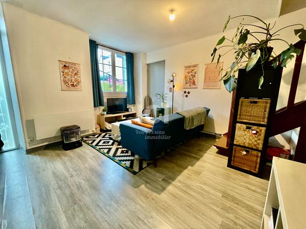 LONGERE - 65m² - 2 CHAMBRES - BOURG- LOCATAIRE EN PLACE