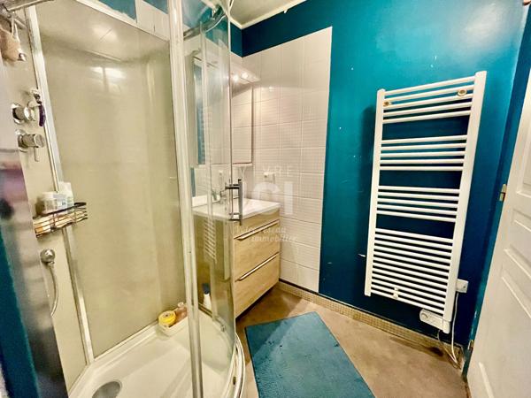 LONGERE - 65m² - 2 CHAMBRES - BOURG- LOCATAIRE EN PLACE