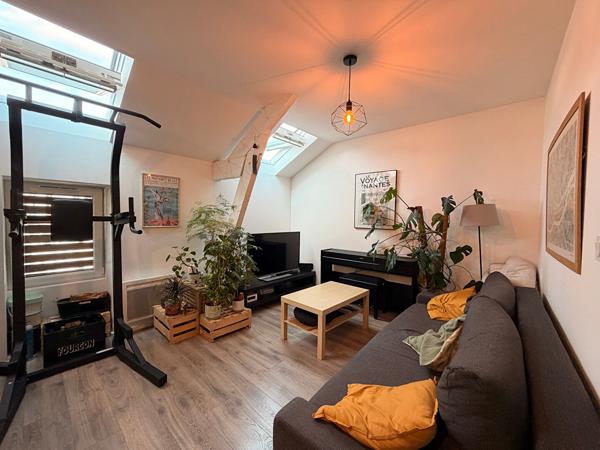 Quartier Chantenay: Appartement T3 récent  au 2 ème et dernier étage  avec cave et jardin commun