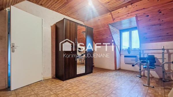 Individuelle, 4 chambres, 400 m2 de terrain, dependance...