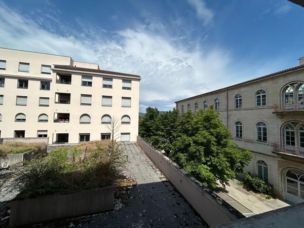 Appartement 3 pièces 81 m² CALUIRE ET CUIRE