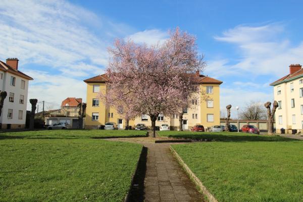 Dpt Moselle (57), à vendre BOUZONVILLE immeuble