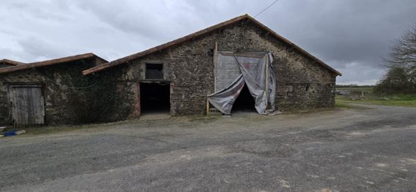 Maison à CHAVAGNES-EN-PAILLERS, 85250 - 4 pièces 300m²