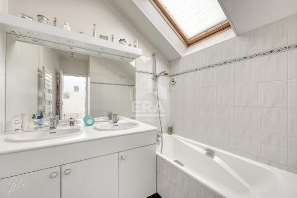 Brancas - Maison d'architecte plein sud, 5 chambres, terrasses, 2 garages - Adresse premium