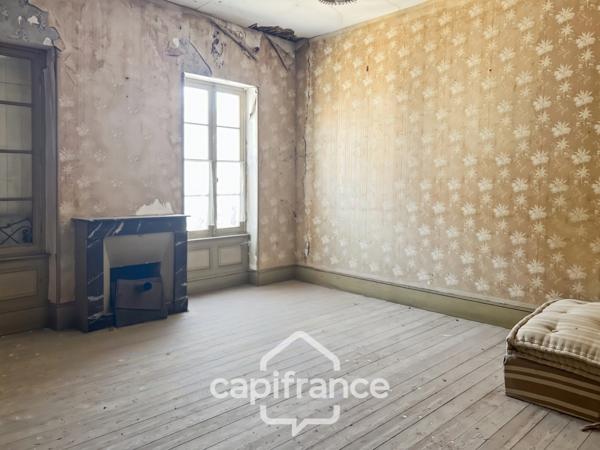 Maison en pierre à rénover avec fort potentiel en plein cœur de Puymirol