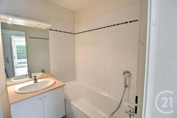 Appartement T2 à vendre  2 pièces - 40,19 m 2   THONON LES BAINS  - 74