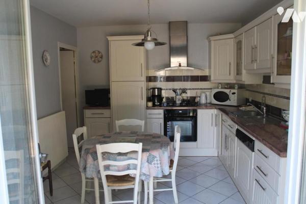 NIORT CENTRE, BELLE MAISON ANCIENNE DE 120M2 HABITABLE AVEC MAGNIFIQUE TERRAIN CLOS DE 300m2 ENVIRON