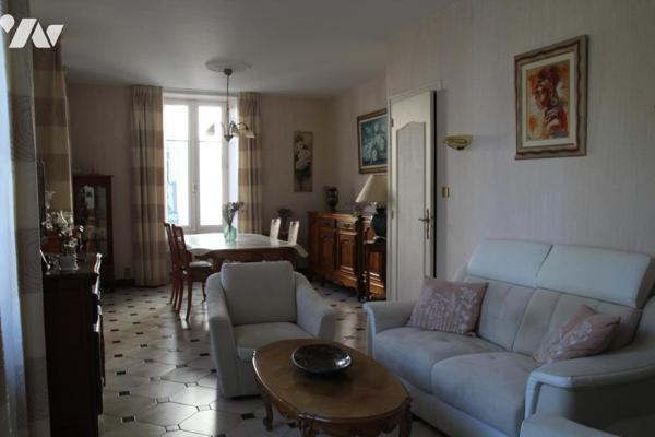 NIORT CENTRE, BELLE MAISON ANCIENNE DE 120M2 HABITABLE AVEC MAGNIFIQUE TERRAIN CLOS DE 300m2 ENVIRON