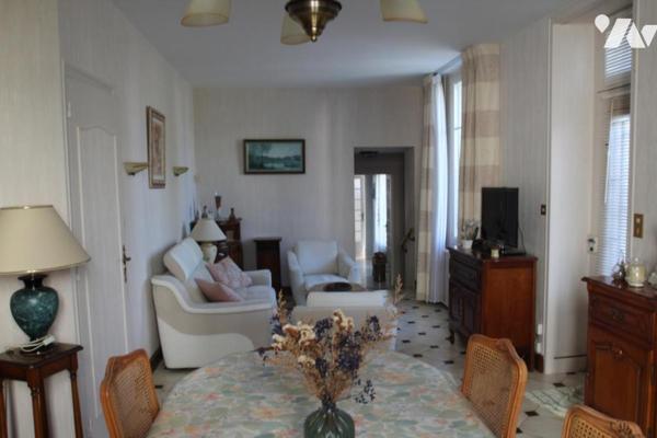 NIORT CENTRE, BELLE MAISON ANCIENNE DE 120M2 HABITABLE AVEC MAGNIFIQUE TERRAIN CLOS DE 300m2 ENVIRON