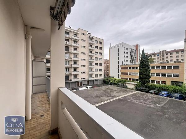 Appartement à louer 3 pièces 83.39m² Lyon (69007)
