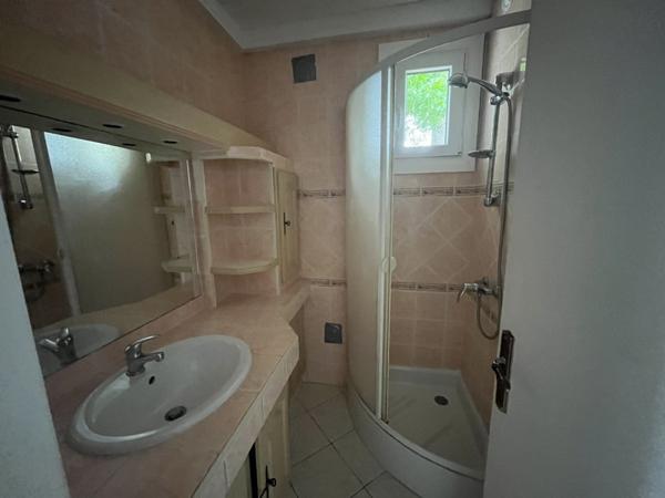 Appartement à louer 565 € CC Montayral 3 p 58 m² DPE D