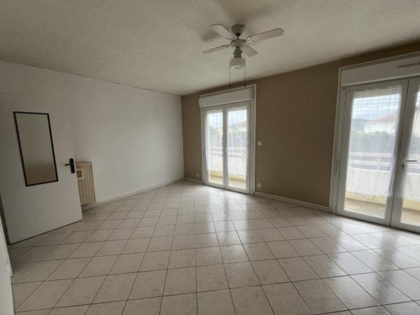 Appartement à louer 565 € CC Montayral 3 p 58 m² DPE D