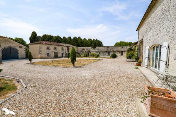Maison 399 900 € Angeac-Champagne 5 p 320 m² DPE C