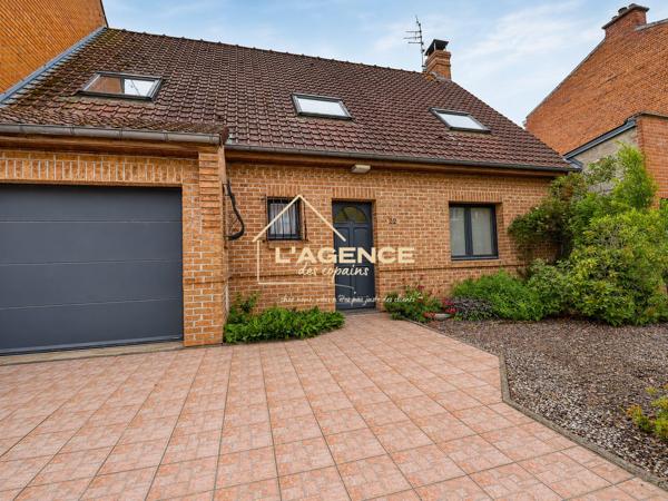 Maison familiale 4 chambres – Garage – Belle pièce de vie – Jardin arboré – Proximité centre-ville d'Hazebrouck