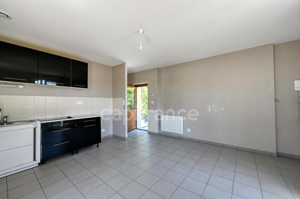 Maison en limite de campagne - 6 Pièces - Hauteurs de Givors - Divisée en 2 appartements - Potentiel locatif