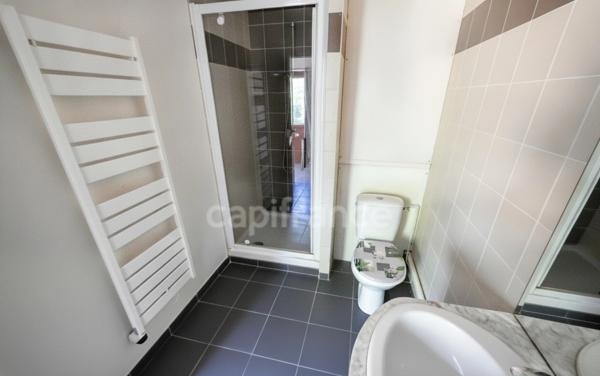 Maison en limite de campagne - 6 Pièces - Hauteurs de Givors - Divisée en 2 appartements - Potentiel locatif