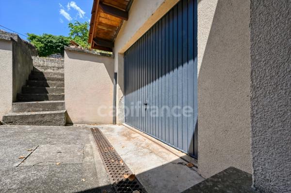 Maison en limite de campagne - 6 Pièces - Hauteurs de Givors - Divisée en 2 appartements - Potentiel locatif