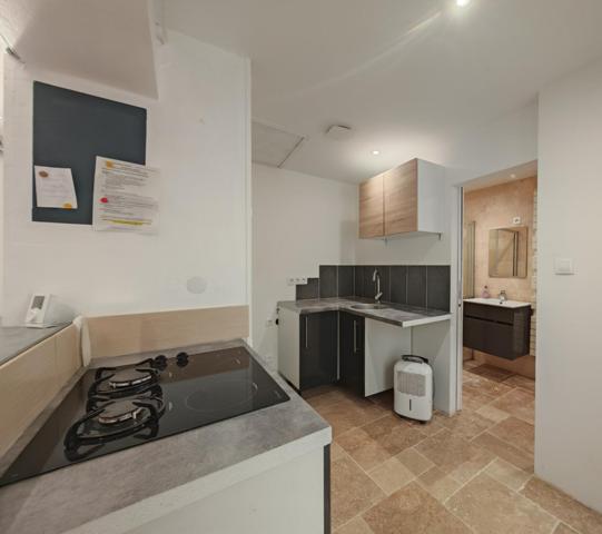 MAISON COUP DE COEUR RENOVEE AVEC COURETTE SANS VIS A VIS !