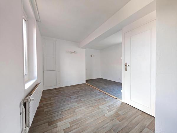 MAISON COUP DE COEUR RENOVEE AVEC COURETTE SANS VIS A VIS !