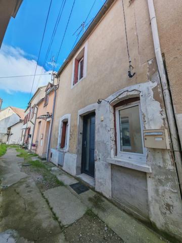 MAISON COUP DE COEUR RENOVEE AVEC COURETTE SANS VIS A VIS !