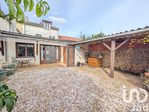 Maison à vendre 10 pièces 212 m² Lussac-les-Châteaux