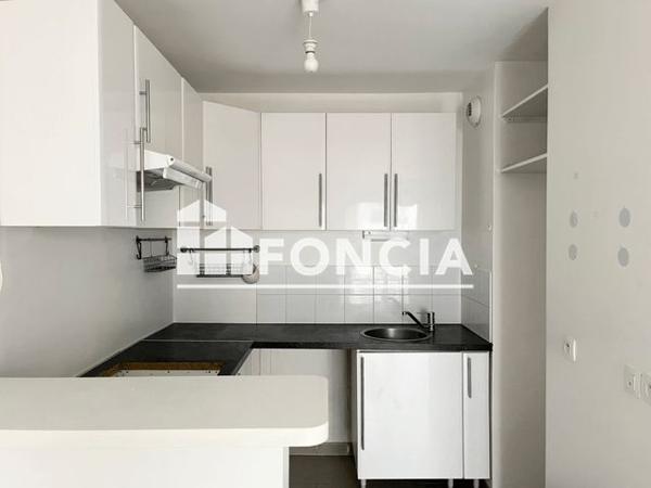 Location Appartement 2 pièces 45.71 m² - 2 RUE D'AURION Rosny Sous Bois 93110