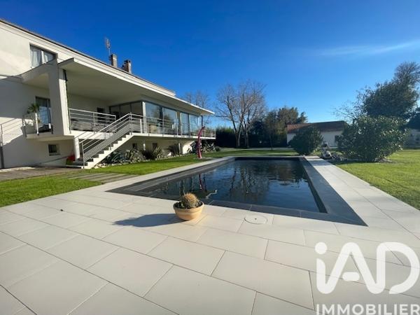 Maison à vendre 8 pièces 290 m² Saujon