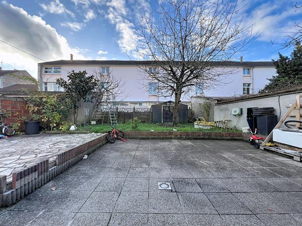 Maison spacieuse à Villeneuve-Saint-Georges, Idéale Famille Nombreuse ou Investisseur