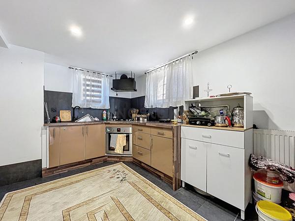 Maison spacieuse à Villeneuve-Saint-Georges, Idéale Famille Nombreuse ou Investisseur