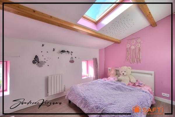 Maison en pierre, grand salon, 3 chambres, garage