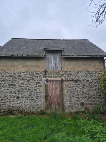 Longère à Rénover Entièrement sur la Commune d'Aron