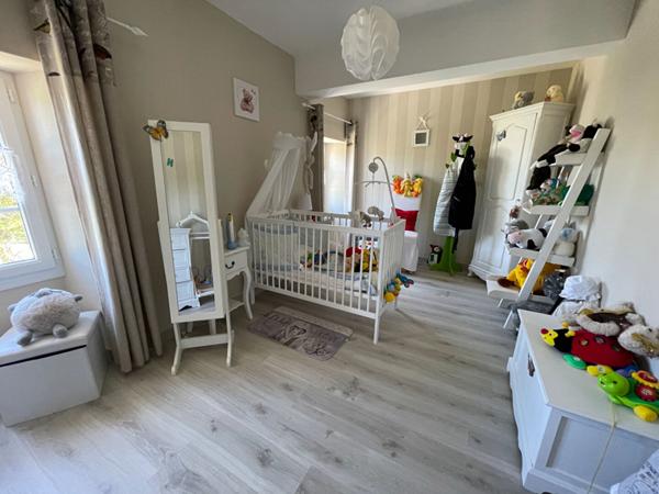 Maison  5 pièce(s)  3 chambre(s)  145 m²