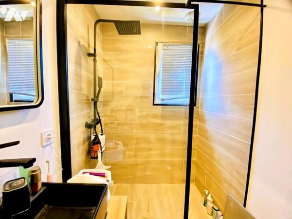 Maison familiale 5 chambres avec sous-sol complet à Plescop