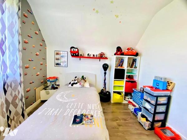 Maison familiale 5 chambres avec sous-sol complet à Plescop