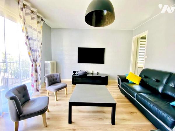 Maison familiale 5 chambres avec sous-sol complet à Plescop