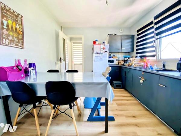 Maison familiale 5 chambres avec sous-sol complet à Plescop