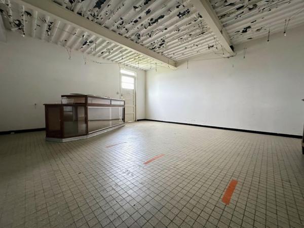 Bâtiment Professionnel de 2010m²