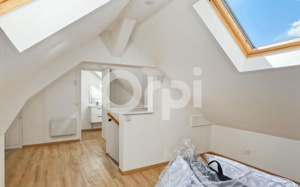 Immeuble à vendre    7 pièces •  Évreux