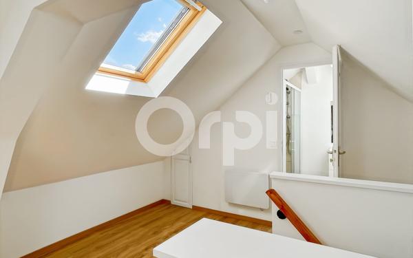 Immeuble à vendre    7 pièces •  Évreux