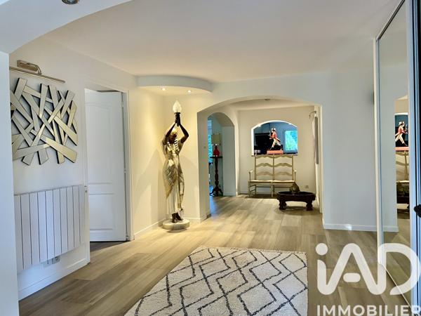 Maison à vendre 9 pièces 246 m² La Tour-de-Salvagny