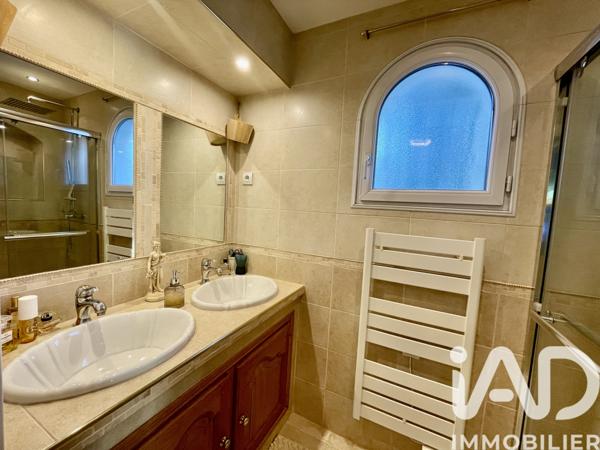 Maison à vendre 9 pièces 246 m² La Tour-de-Salvagny