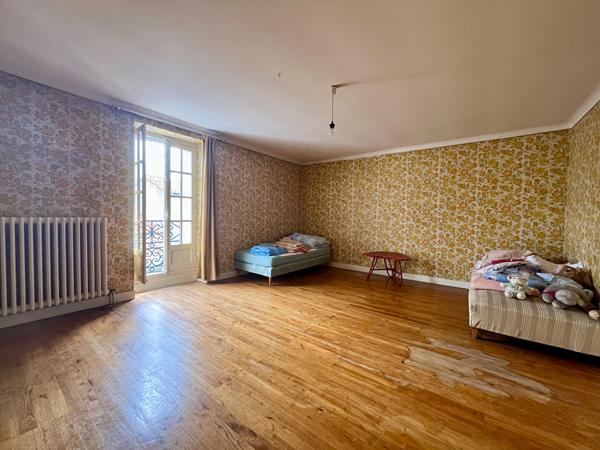 BOUGUENAIS Maison 156 m2 6 pièces et 100m2 de dépendances , Bouguenais BOUGUENAIS Maison 156 m2 6 pièces et 100m2 de dépendances , Bouguenais