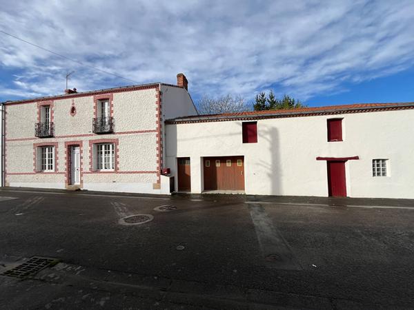 BOUGUENAIS Maison 156 m2 6 pièces et 100m2 de dépendances , Bouguenais BOUGUENAIS Maison 156 m2 6 pièces et 100m2 de dépendances , Bouguenais