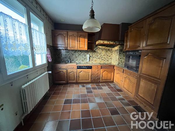 Maison à vendre à Châteaudun - 5 chambres, bon état