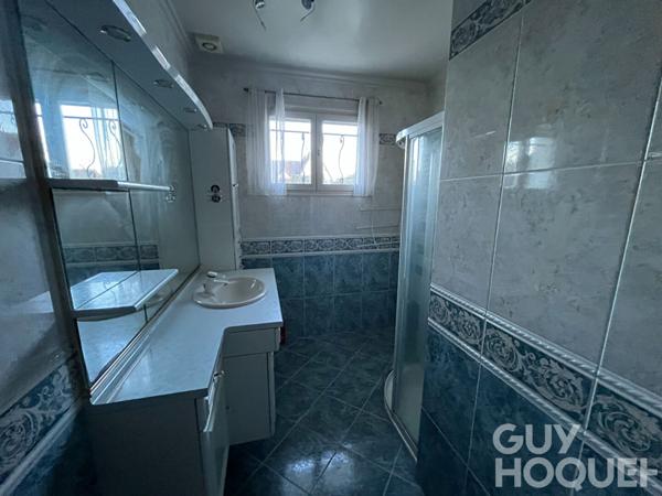 Maison à vendre à Châteaudun - 5 chambres, bon état