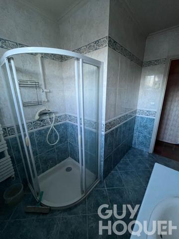 Maison à vendre à Châteaudun - 5 chambres, bon état